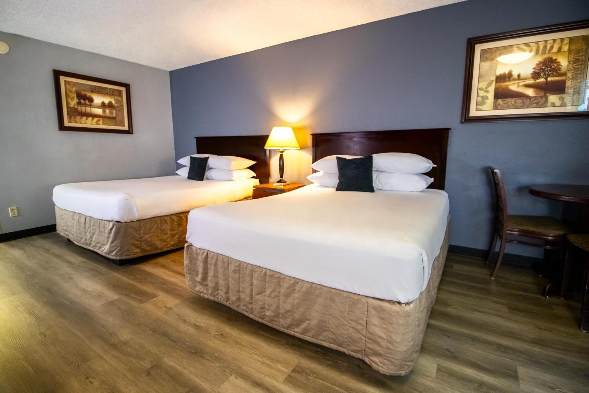 Red Lion Inn & Suites Vancouver Exterior photo