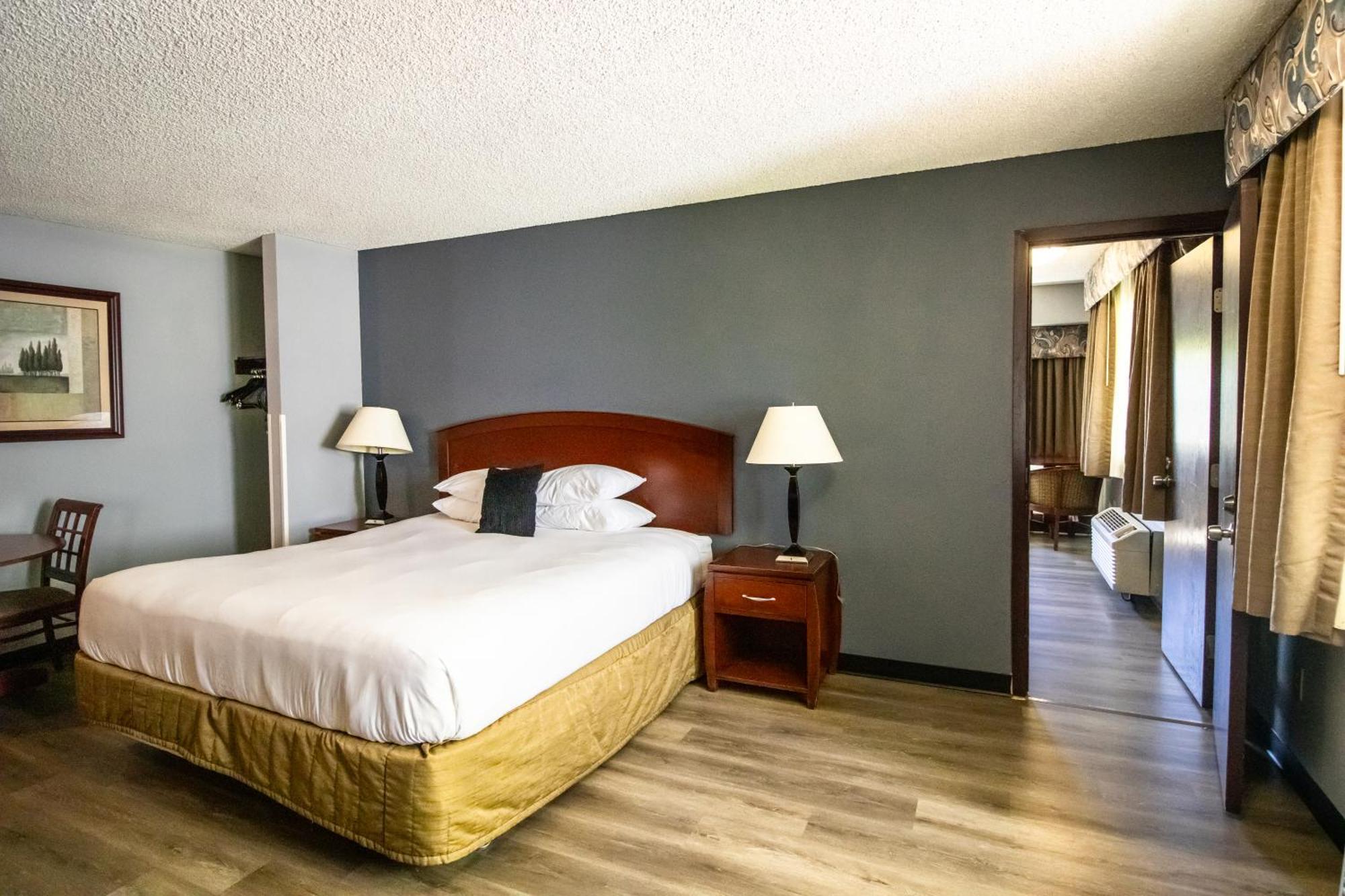 Red Lion Inn & Suites Vancouver Exterior photo