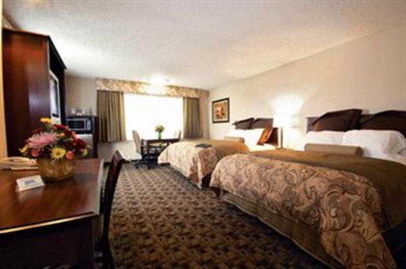 Red Lion Inn & Suites Vancouver Exterior photo